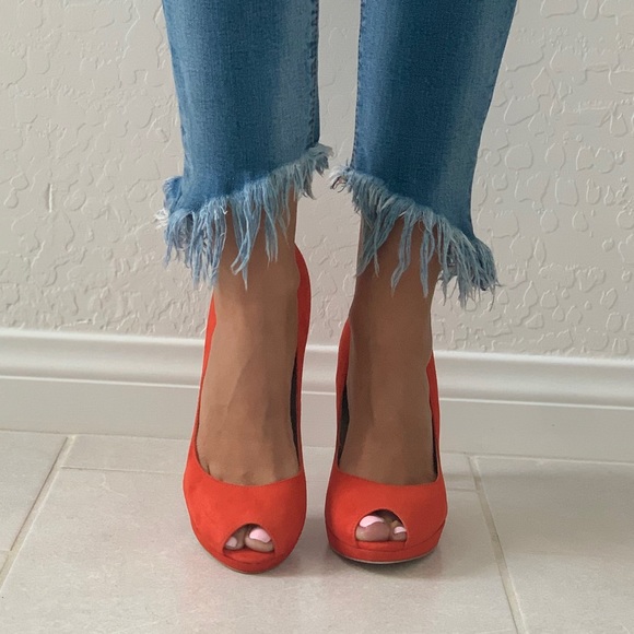 NIB Red Kid Suede Peep Toe Heeled Pump - Picture 7 of 8